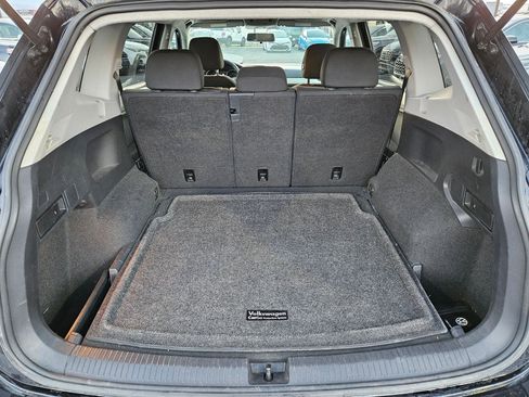 Used 2020 Volkswagen Tiguan S image 32