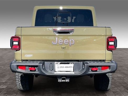 Used 2025 Jeep Gladiator Rubicon w/ Convenience Group image 4