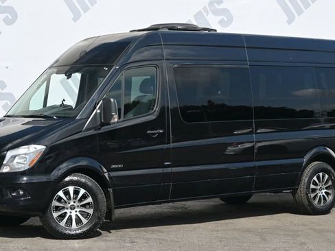 Used 2015 Mercedes-Benz Sprinter 2500 image 1
