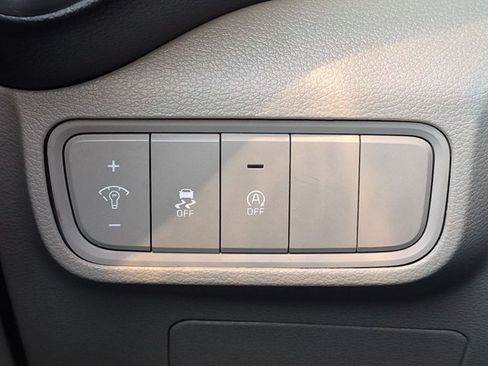 Used 2025 Kia Soul LX FWD image 25