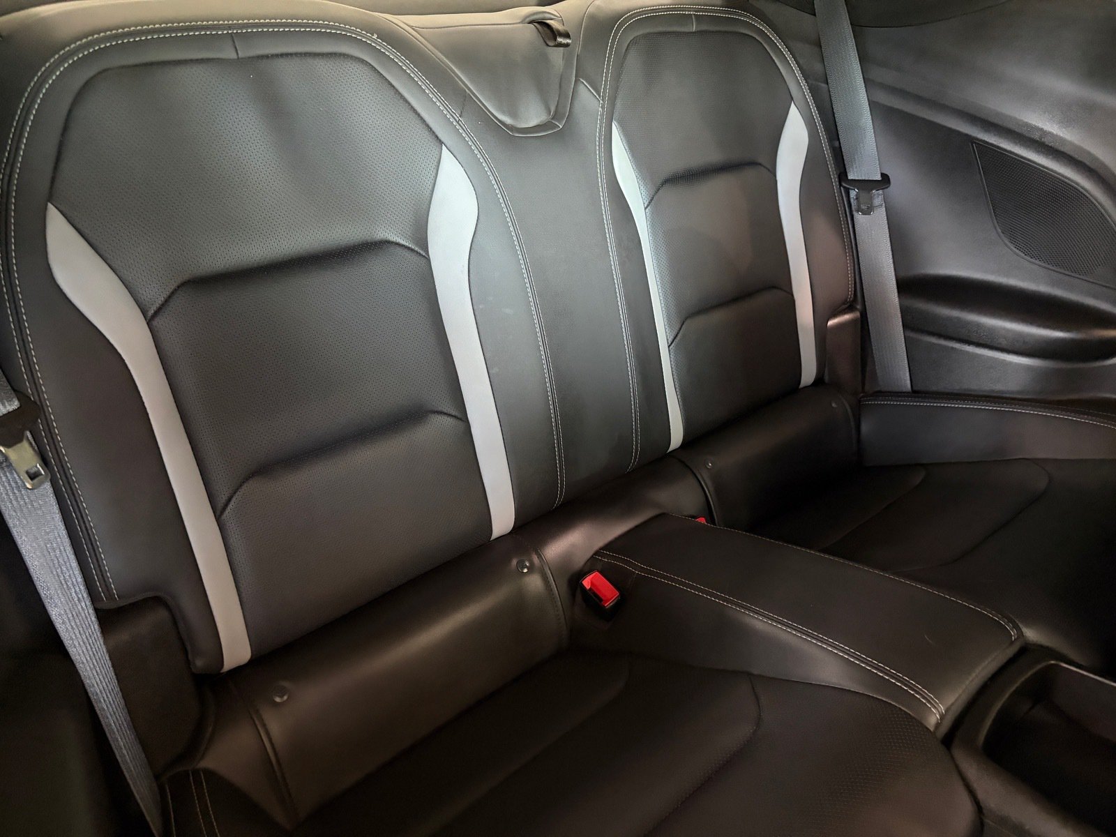 Used 2018 Chevrolet Camaro SS RWD image 12