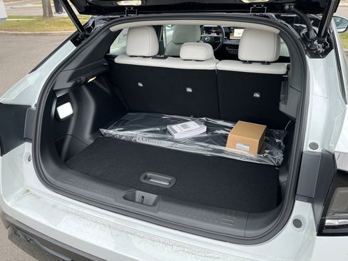 New 2026 Nissan Leaf Platinum+ w/ Cargo Package (Platinum+) image 29