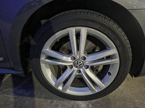 Used 2014 Volkswagen Passat TDI SE image 28