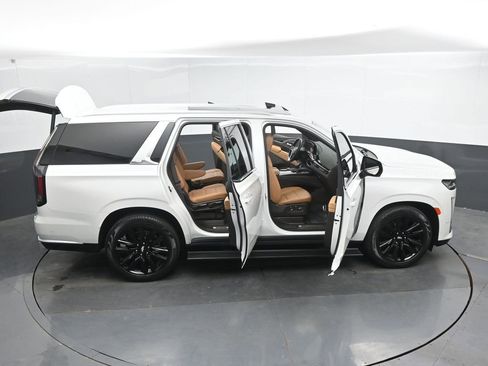 Used 2023 Cadillac Escalade Premium Luxury w/ Performance Package AWD/4WD image 52