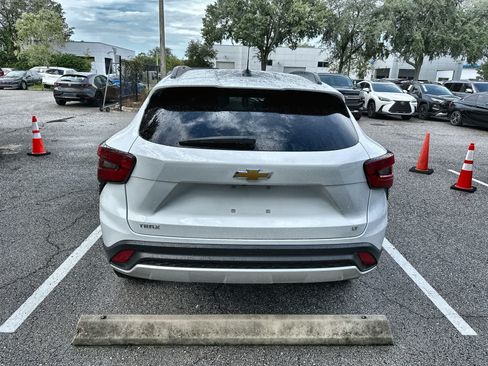 Used 2025 Chevrolet Trax LT w/ Driver Confidence Package FWD image 7