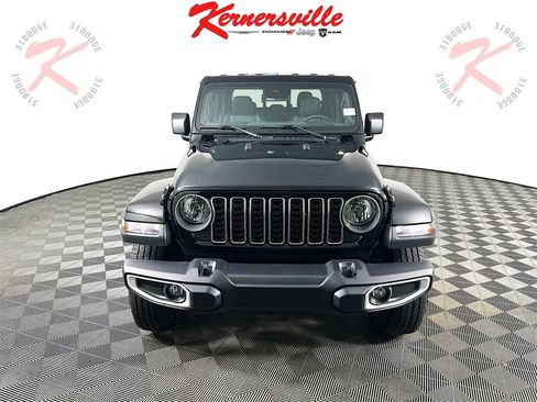 New 2025 Jeep Gladiator Sport w/ Premium Package image 2