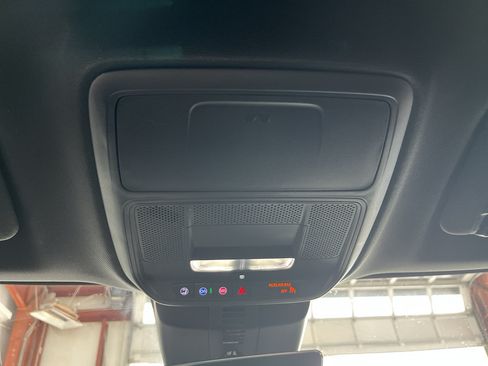 Used 2026 GMC Acadia Elevation w/ Elevation Premium Package FWD image 25
