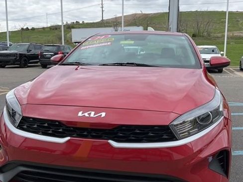 Certified 2024 Kia Forte LXS FWD image 1