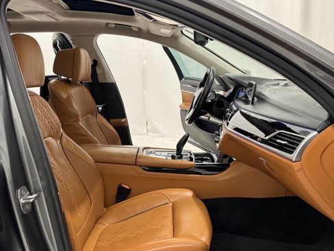 Used 2017 BMW ALPINA B7 xDrive image 17