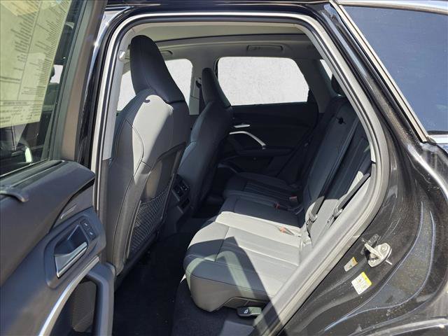 Used 2025 Audi Q5 Premium Plus w/ Premium Plus AWD/4WD image 17