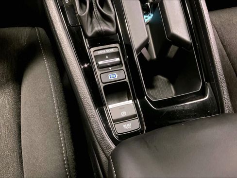 Used 2025 Honda Accord Sport image 35