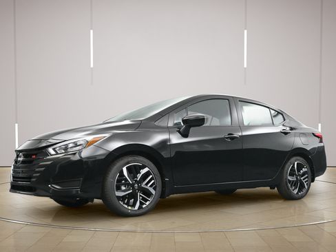 Certified 2025 Nissan Versa SR w/ Trunk Package FWD image 20