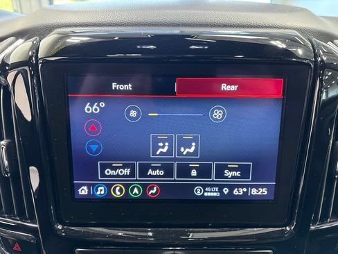 Used 2023 Chevrolet Traverse LT AWD/4WD image 24
