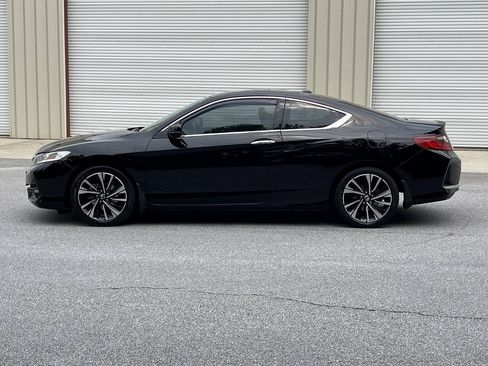 Used 2017 Honda Accord EX-L image 3