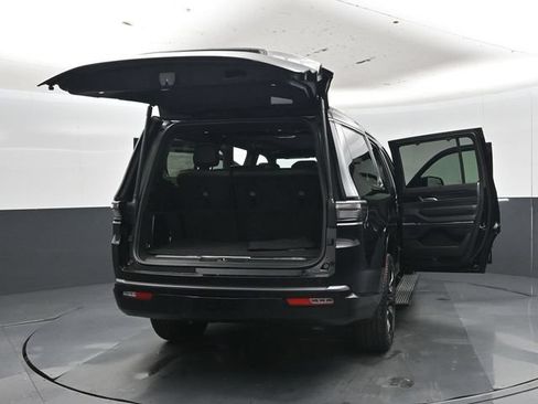 New 2026 Jeep Grand Wagoneer Summit AWD/4WD image 59