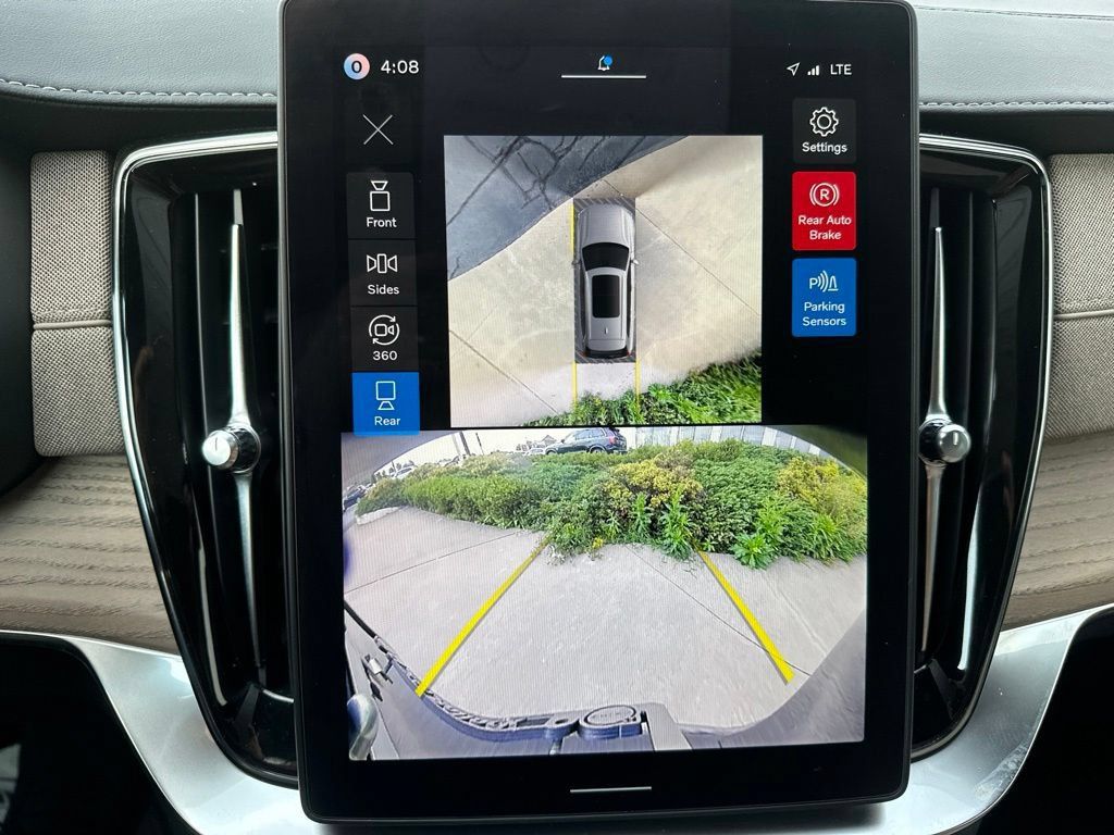 Certified 2026 Volvo XC90 B6 Plus AWD/4WD image 32