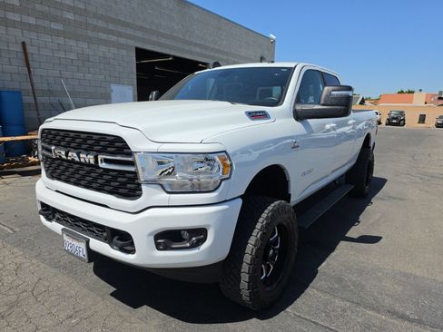 Used 2024 RAM 2500 Big Horn w/ Level 2 Equipment Group AWD/4WD image 2