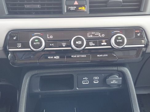 Certified 2024 Honda Pilot Touring image 19