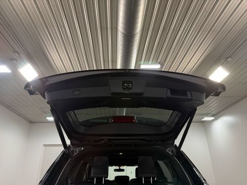 Used 2018 Ford Explorer XLT w/ Equipment Group 202A AWD/4WD image 75