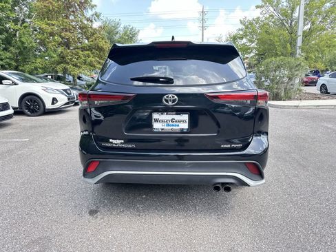 Used 2024 Toyota Highlander XSE AWD/4WD image 5