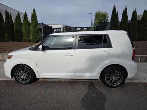 Used 2009 Scion xB image 8