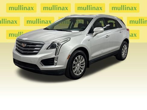 Used 2017 Cadillac XT5 Luxury w/ Driver Awareness Package FWD image 8