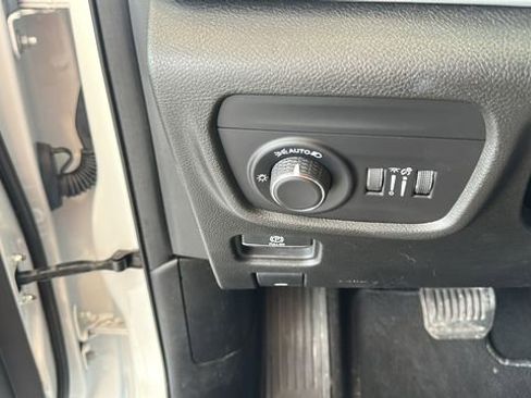 Used 2023 Jeep Grand Cherokee Altitude AWD/4WD image 16