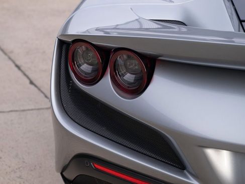 Used 2020 Ferrari F8 Tributo image 21