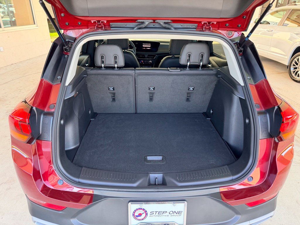 Used 2025 Buick Encore GX Preferred w/ Comfort Package FWD image 32