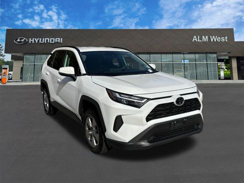 Used 2023 Toyota RAV4 XLE image 3