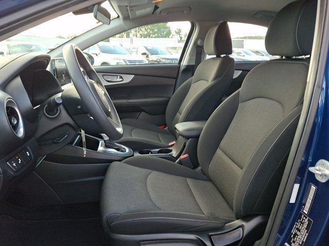 Used 2022 Kia Forte LXS w/ LXS Technology Package FWD image 17