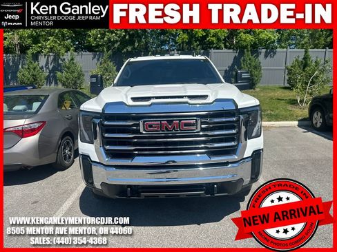 Used 2025 GMC Sierra 2500 SLE w/ SLE Value Package; AWD/4WD image 2