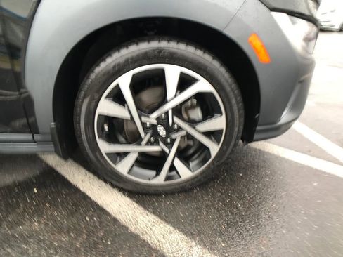 Used 2023 Hyundai Kona Limited image 10