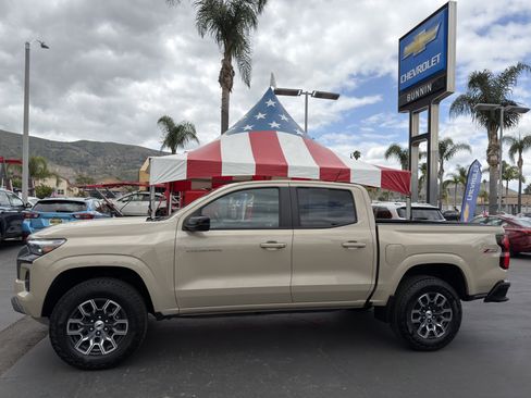 Used 2023 Chevrolet Colorado Z71 w/ Z71 Convenience Package 2 AWD/4WD image 5
