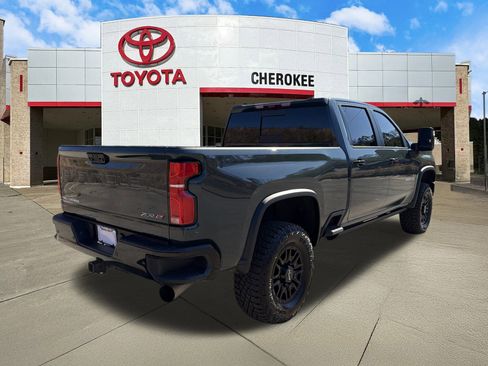 Used 2025 Chevrolet Silverado 2500 ZR2 w/ Technology Package image 5