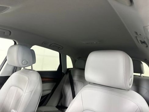 Used 2022 Audi Q5 2.0T Premium image 12