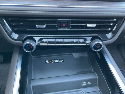 Certified 2025 Chevrolet Suburban Z71 w/ Z71 Off-Road Package image 16