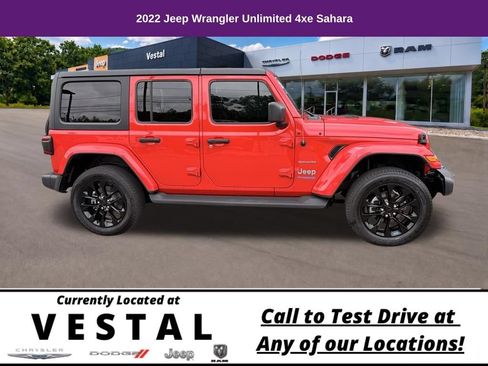 Used 2022 Jeep Wrangler Unlimited Sahara AWD/4WD image 7