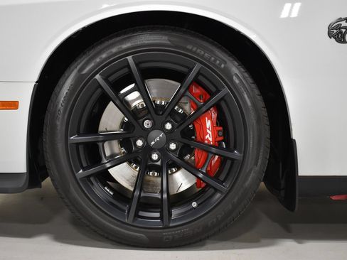 Used 2023 Dodge Challenger SRT Hellcat w/ Driver Convenience Group RWD image 8