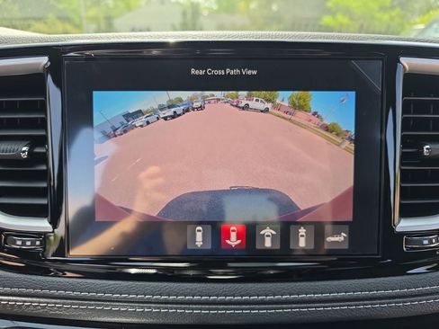 New 2027 Chrysler Pacifica Limited FWD image 26