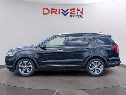 Used 2019 Ford Explorer Limited w/ Class III Trailer Tow Package FWD image 2
