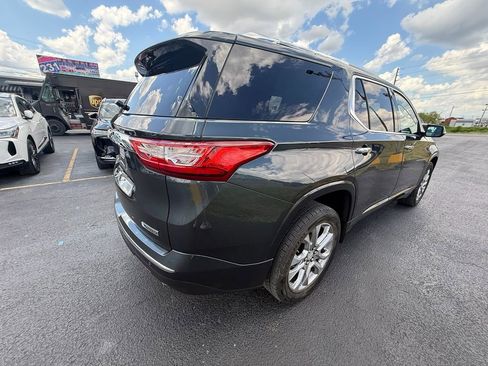 Used 2018 Chevrolet Traverse Premier w/ Driver Confidence II Package FWD image 3