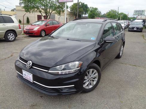 Used 2019 Volkswagen Golf S FWD image 3