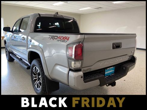 Used 2021 Toyota Tacoma TRD Sport image 9