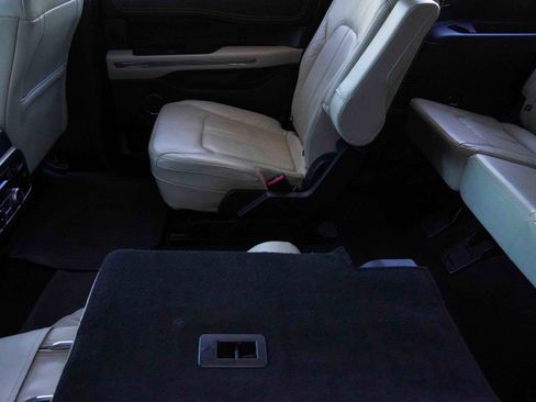 Used 2020 Ford Expedition Platinum image 38