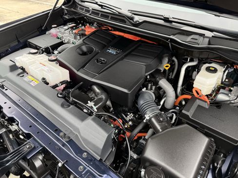 Used 2024 Toyota Tundra Limited image 34