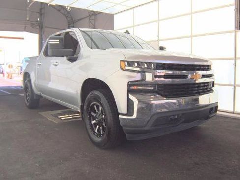 Used 2021 Chevrolet Silverado 1500 LT AWD/4WD image 3