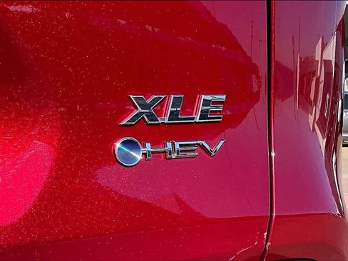 Used 2025 Toyota RAV4 XLE image 9