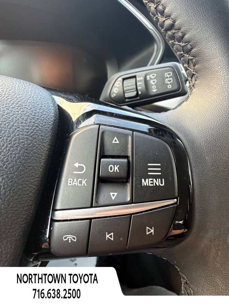 Used 2023 Ford Escape Active w/ Cold Weather Package FWD image 9
