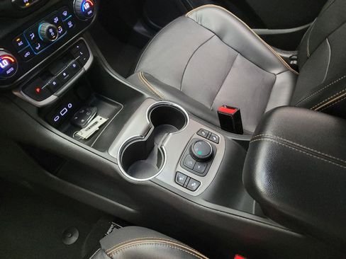 Used 2022 GMC Terrain AT4 AWD/4WD image 26